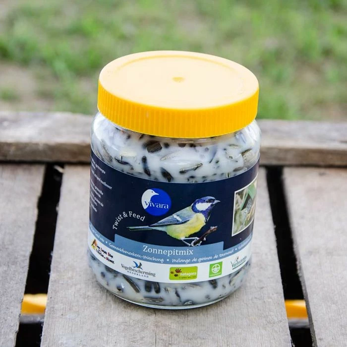 Twist & Feed - Sunflower Seed Mix 1 Twist & Feed - Sunflower Seed Mix