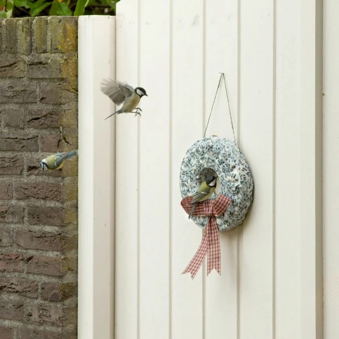 Suet Christmas Wreath Ring 1.2kg 2 Suet Christmas Wreath Ring 1.2kg - Image 2